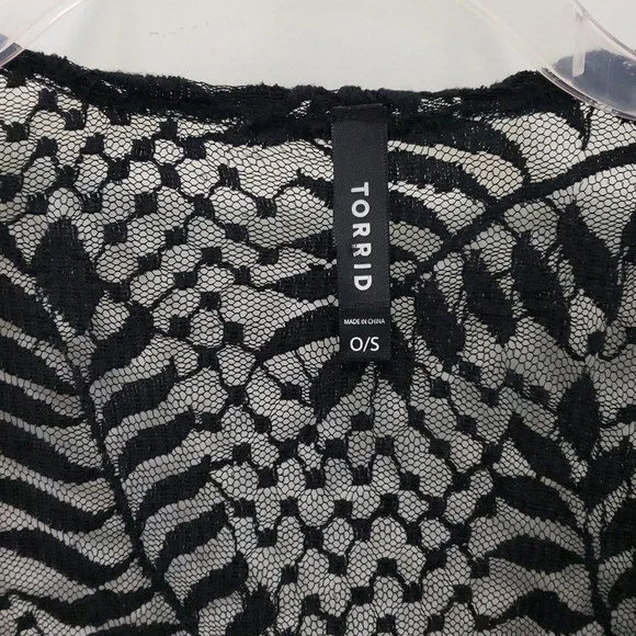 〰️Torrid〰️ 🌿 Lace Ruana - Picture 2 of 4